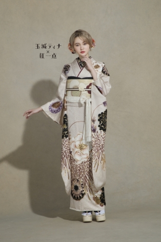 玉城ティナ×紅一点 KI-442